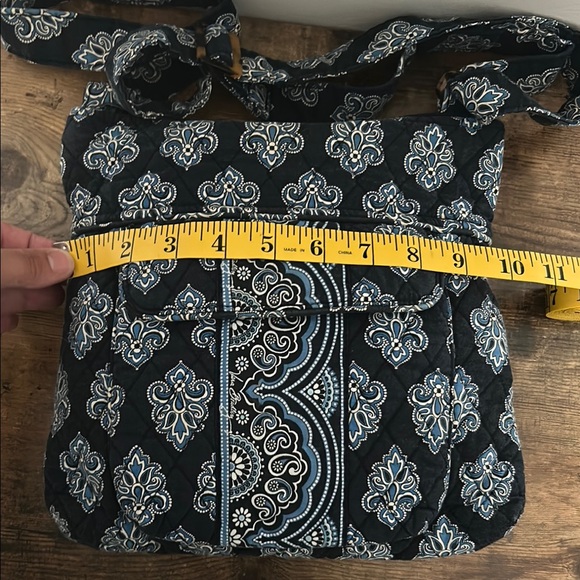 Vera Bradley Navy and blues Patterned Women's Bag GUC - Picture 6 of 8